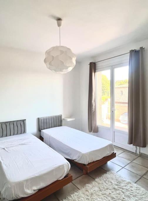 Appartement Proche Aeroport Marseille Marignane - Studio Confortable - Logement Ideal - Hebergement Tout Equipe Rognac Exterior photo