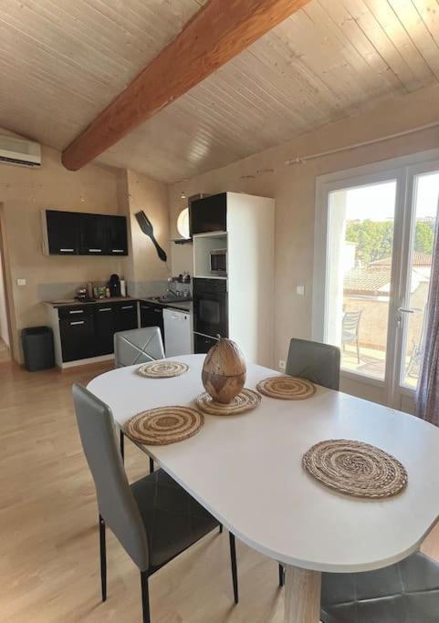Appartement Proche Aeroport Marseille Marignane - Studio Confortable - Logement Ideal - Hebergement Tout Equipe Rognac Exterior photo