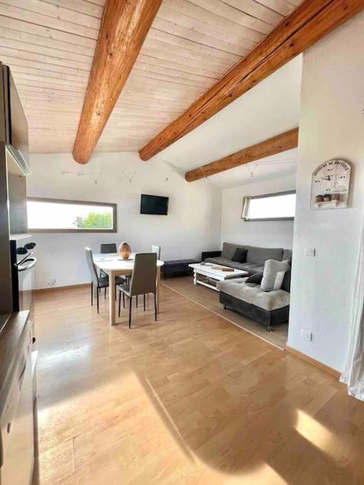 Appartement Proche Aeroport Marseille Marignane - Studio Confortable - Logement Ideal - Hebergement Tout Equipe Rognac Exterior photo